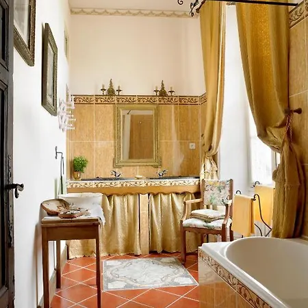 Frühstückspension Chambres D'hotes Du Chateau De Saint Sulpice *